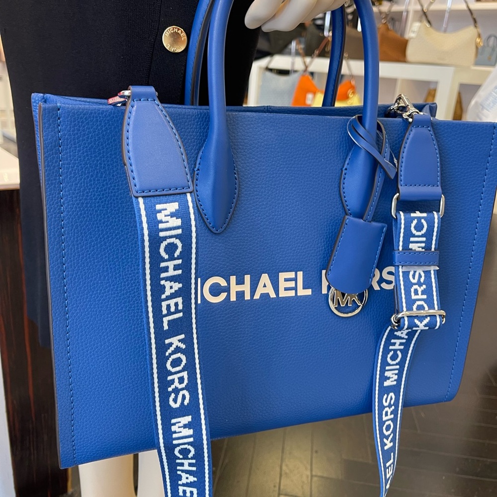 MICHAEL KORS Mirella Medium EW Pebbled Leather Tote Bag
Galaxy Blue
NWT - Picture 2 of 16